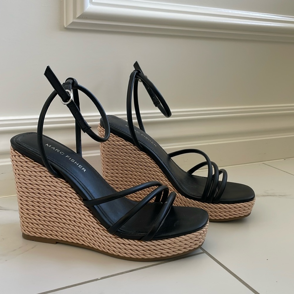 NEW Marc Fisher Black Wedges 6.5